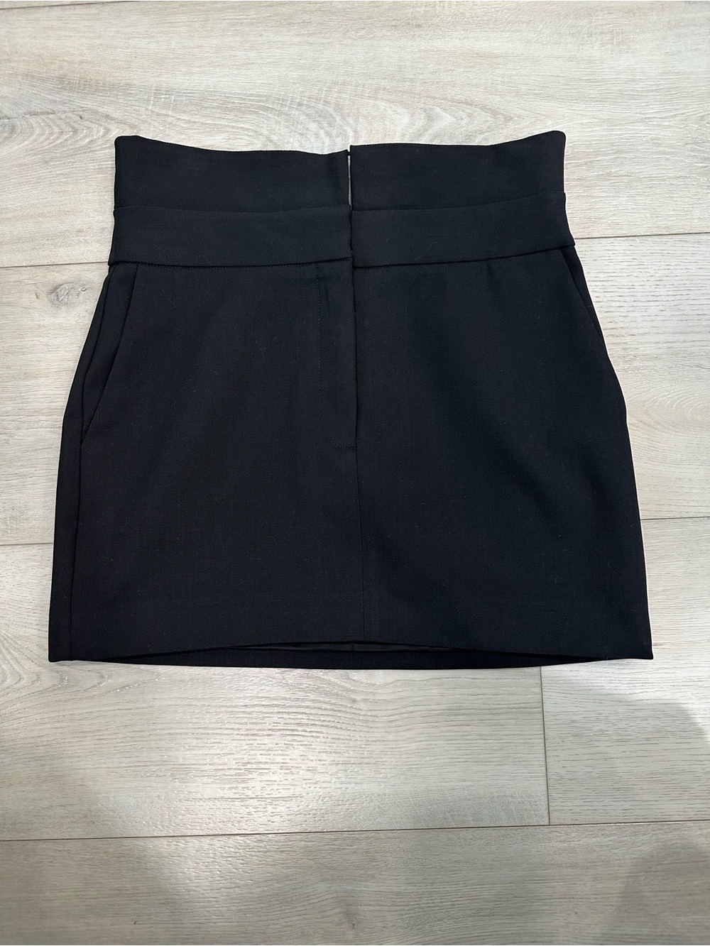 Babaton Aritzia Black High-Waisted Structured Mini Skirt Size 4